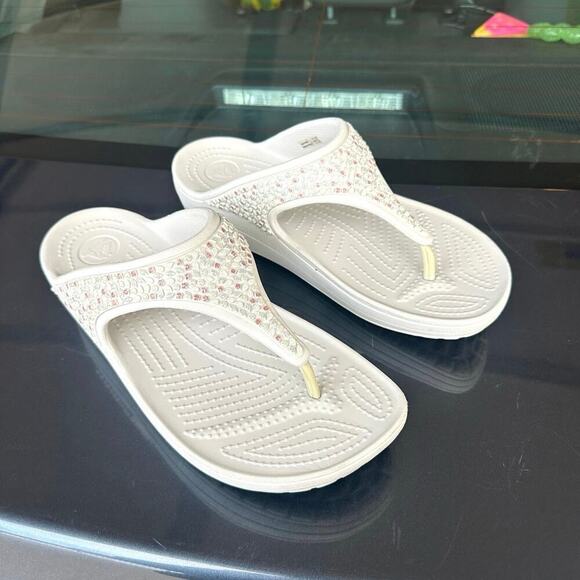 Crocs Sloane Women’s Embellished Flip Flops Size 11 White - Picture 3 of 9